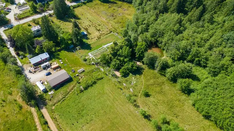 6104 MASON ROAD - photo 4 of 40