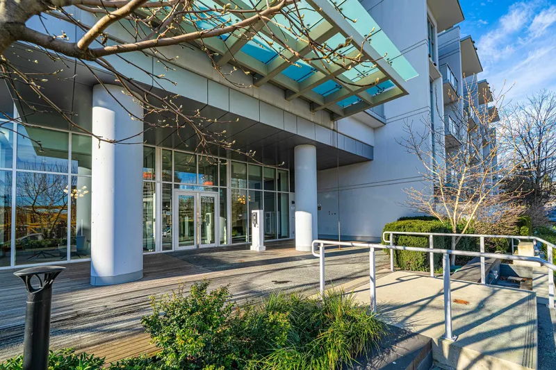 1605 2351 BETA AVENUE - photo 2 of 25