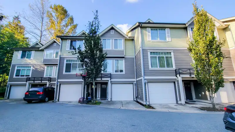 5 15399 GUILDFORD DRIVE - photo 1 of 31
