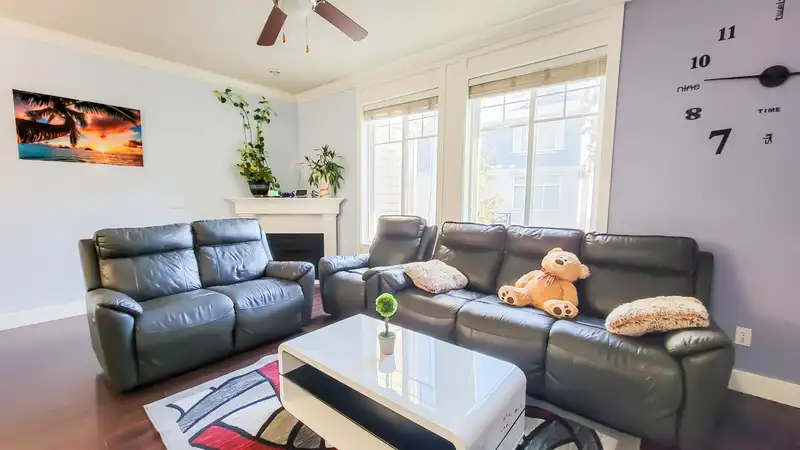 5 15399 GUILDFORD DRIVE - photo 4 of 31