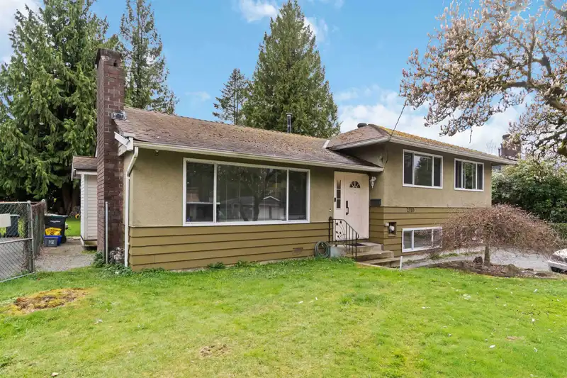 2110 COMO LAKE AVENUE - photo 2 of 33