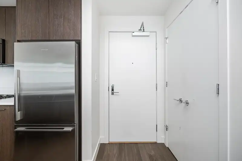 508 9060 UNIVERSITY CRESCENT - photo 4 of 20