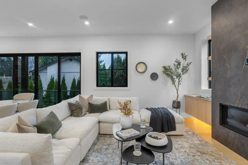 21606 124 AVENUE - photo 4 of 37