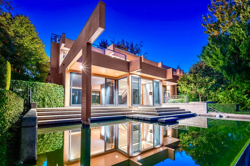 687 BEACHVIEW DRIVE - photo 2 of 25