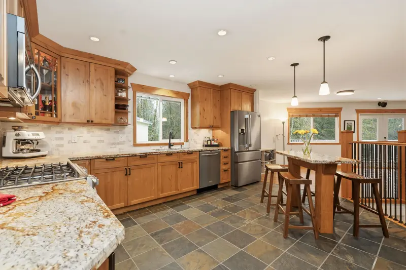 25700 116 AVENUE - photo 4 of 25