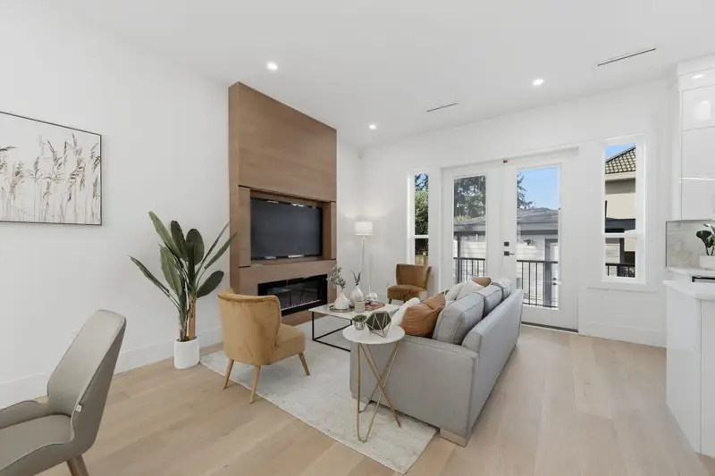 8233 114 STREET - photo 4 of 25