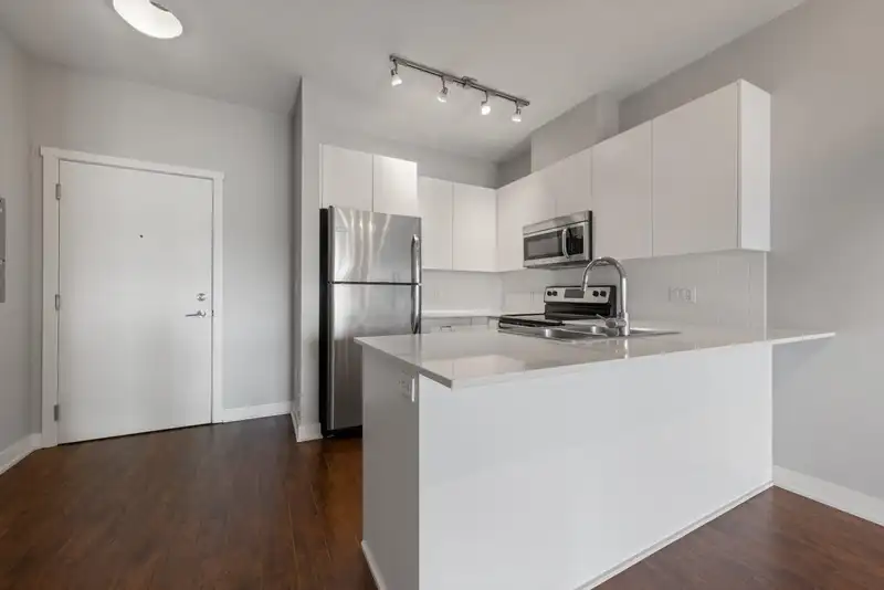 405 20460 DOUGLAS CRESCENT - photo 2 of 29