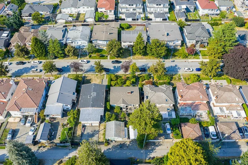 6544 ELWELL STREET - photo 4 of 25