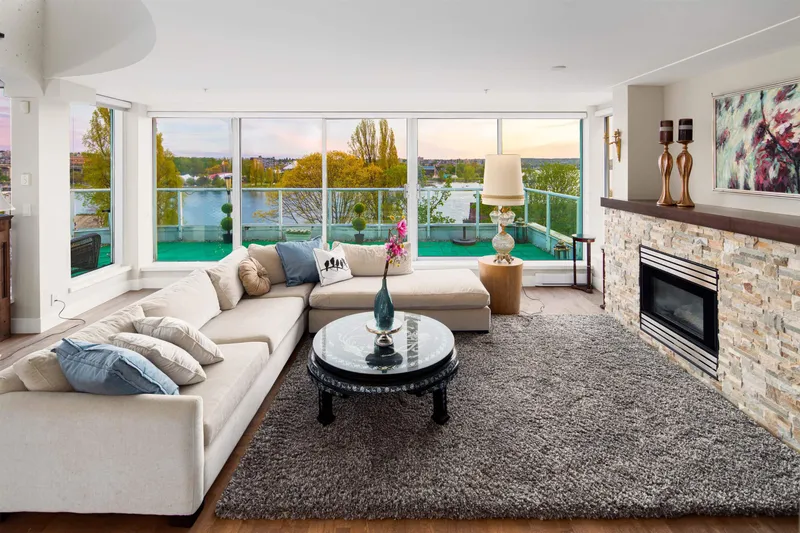 PH 1403 BEACH AVENUE - photo 3 of 25