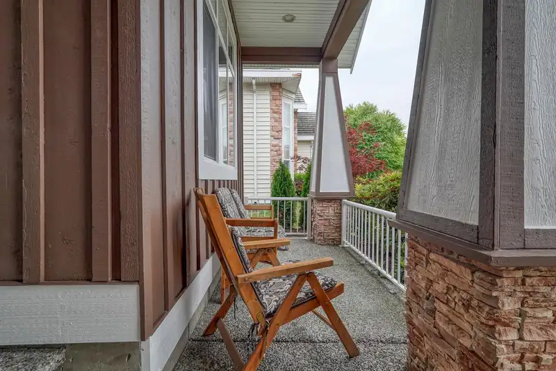 3529 156A STREET - photo 3 of 40