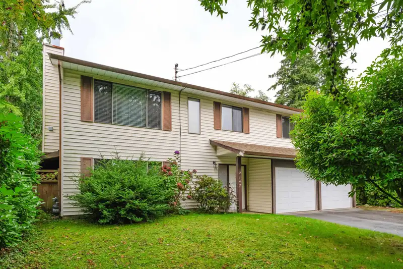 2147 154 STREET - photo 1 of 33