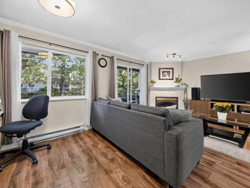7 828 W 16TH STREET - photo 4 of 34