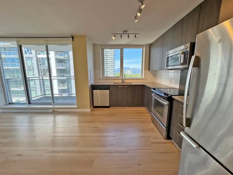802 13325 102A AVENUE - photo 4 of 13