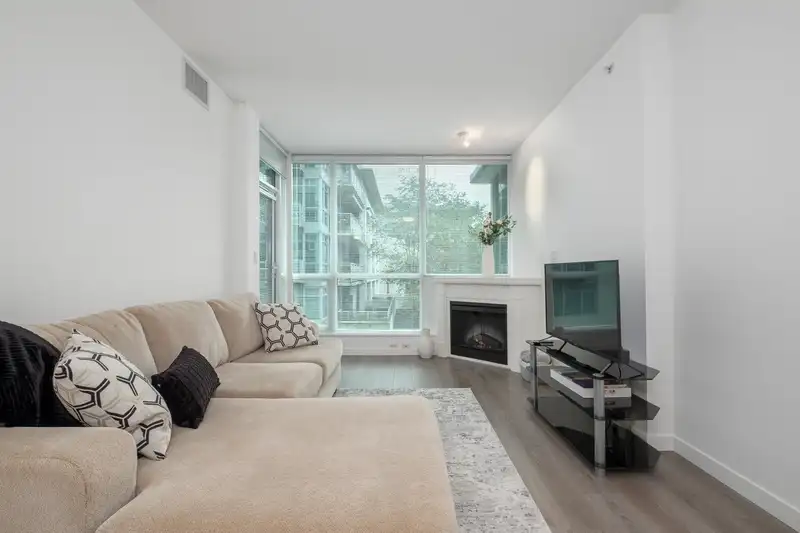 406 138 E ESPLANADE AVENUE - photo 4 of 30