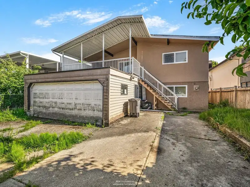 1205 E 49TH AVENUE - photo 3 of 39