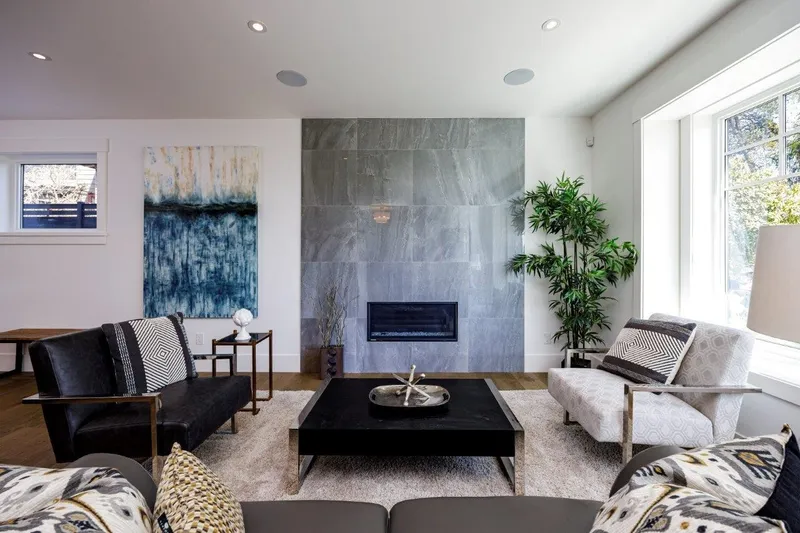 1028 CALVERHALL STREET - photo 3 of 25