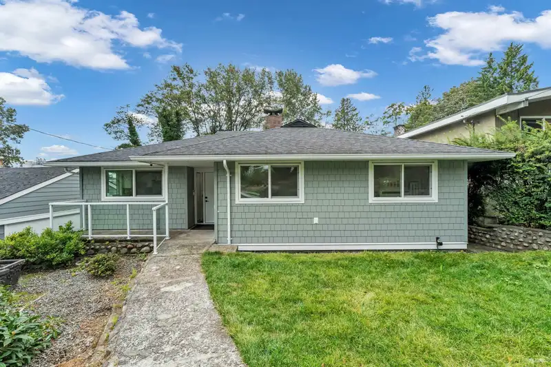 937 E 4TH STREET - photo 2 of 40