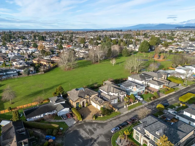 7291 PARRY STREET - photo 2 of 25