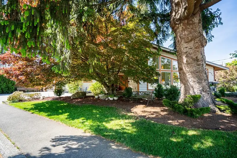 33781 ROCKLAND AVENUE - photo 1 of 40