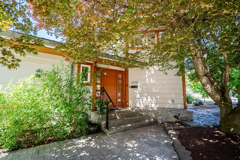 33781 ROCKLAND AVENUE - photo 2 of 40
