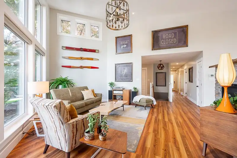33781 ROCKLAND AVENUE - photo 4 of 40