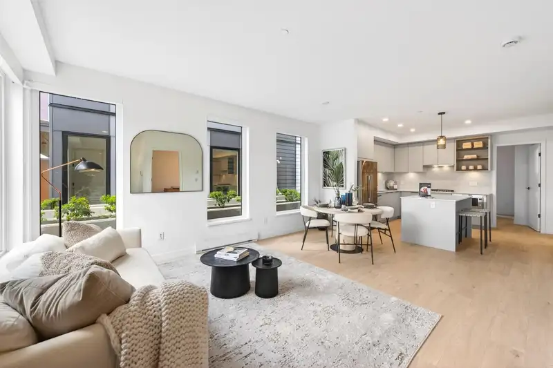 114 921 GRANT STREET - photo 2 of 11