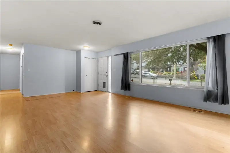 32213 GRANITE AVENUE - photo 2 of 22