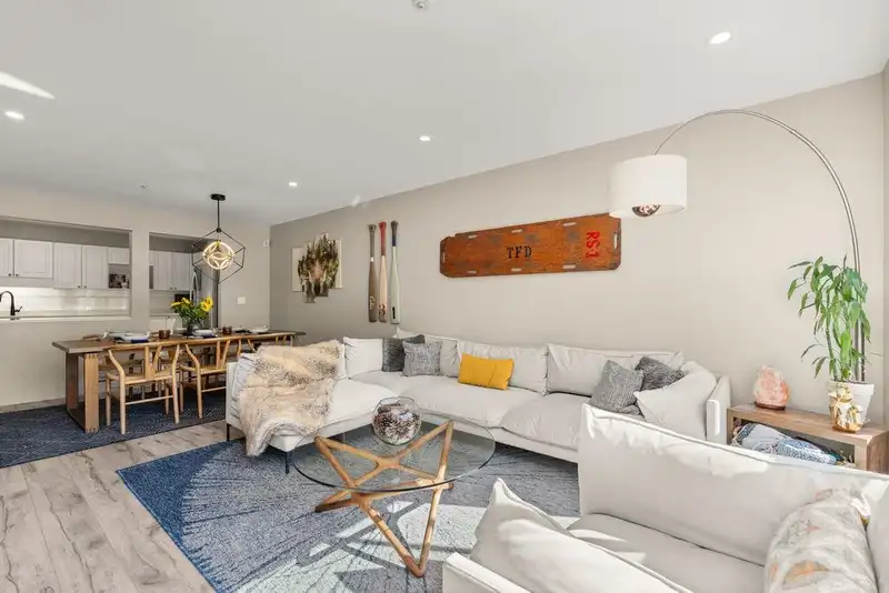 201 9688 148 STREET - photo 4 of 30