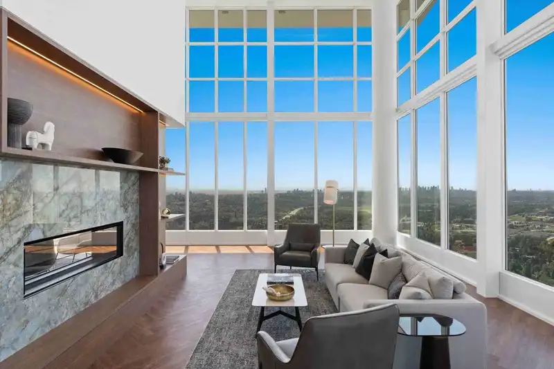 4707 518 CLARKE ROAD - photo 4 of 15