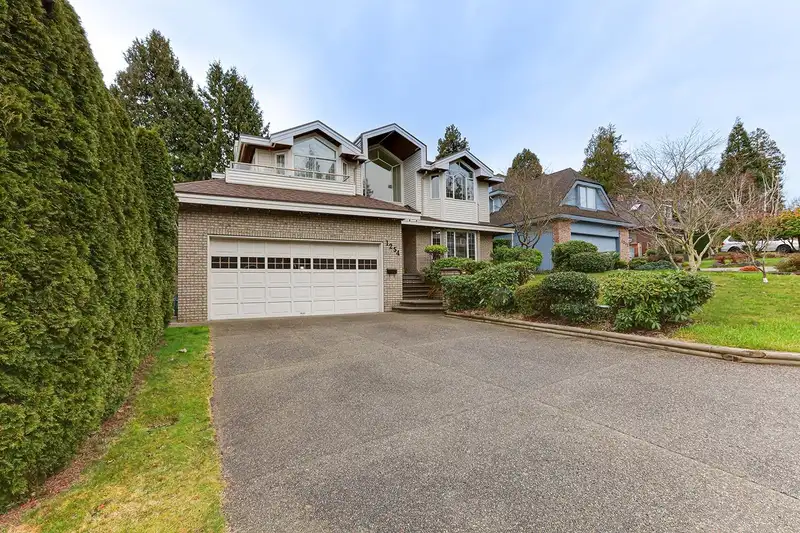 1254 PACIFIC DRIVE - photo 2 of 40