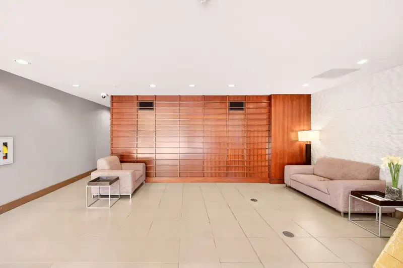 606 8280 LANSDOWNE ROAD - photo 4 of 37