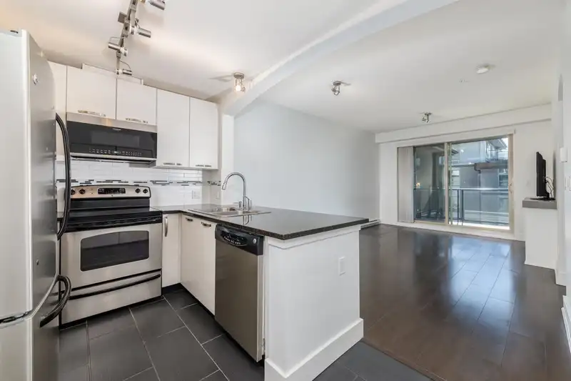 508 7418 BYRNEPARK WALK - photo 3 of 20
