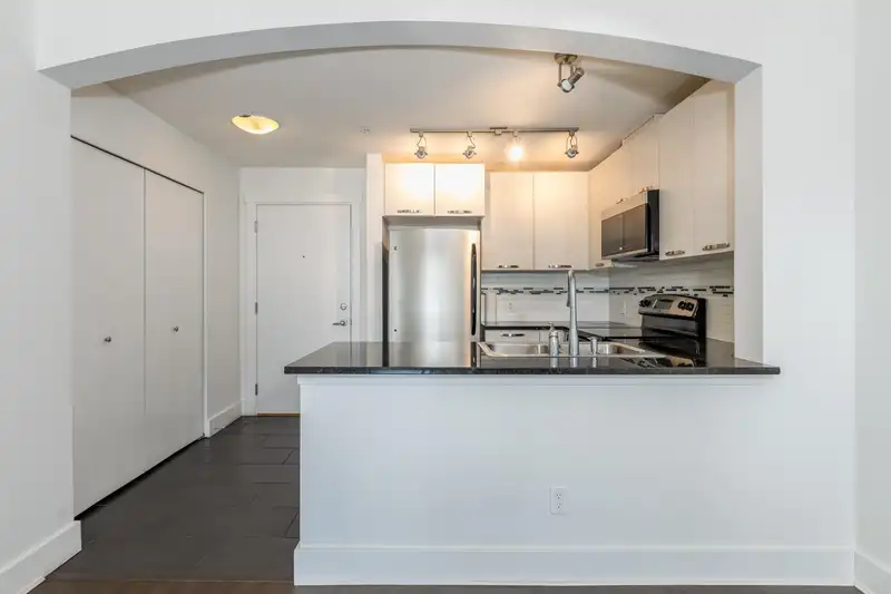 508 7418 BYRNEPARK WALK - photo 4 of 20