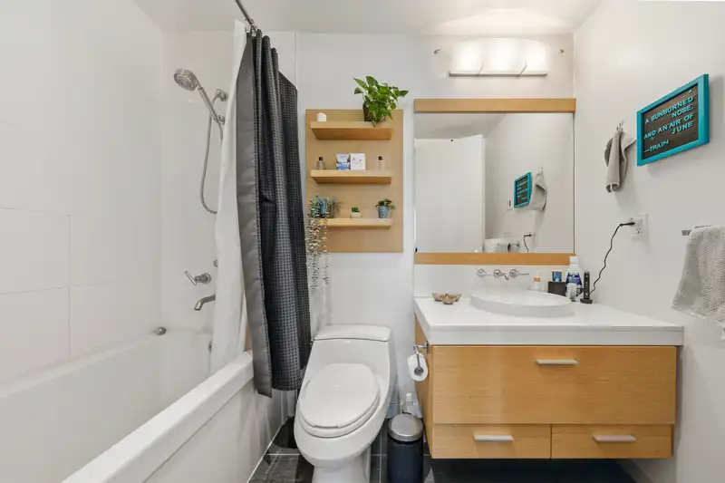 403 2528 MAPLE STREET - photo 4 of 25