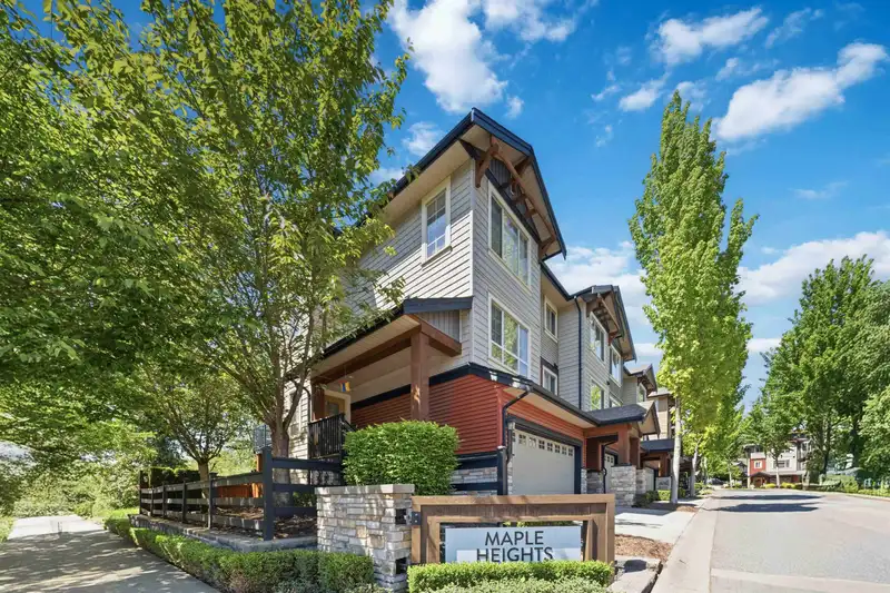 64 11305 240 STREET - photo 2 of 40
