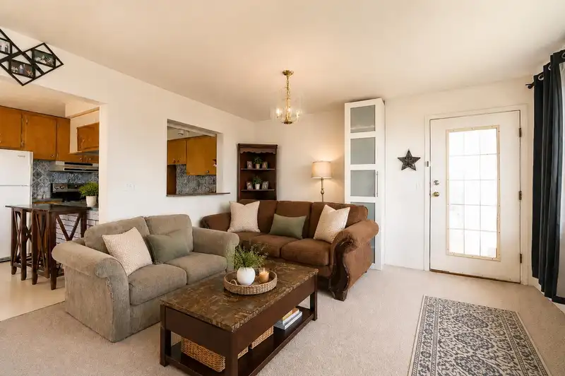 1303 JOHNSON STREET - photo 3 of 26