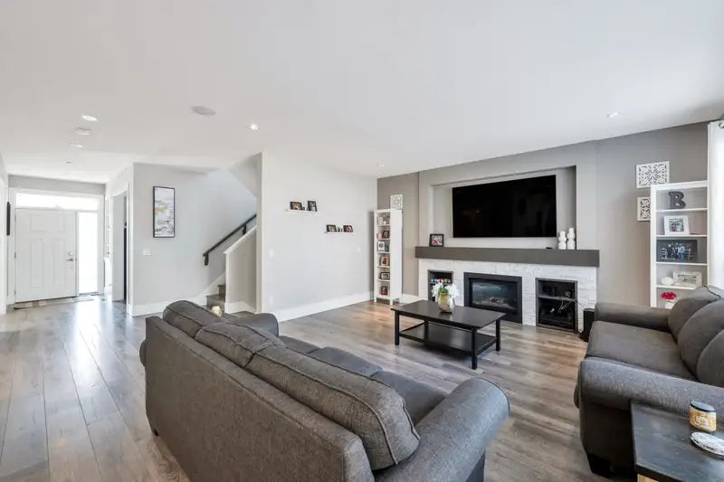 6046 145 STREET - photo 4 of 25