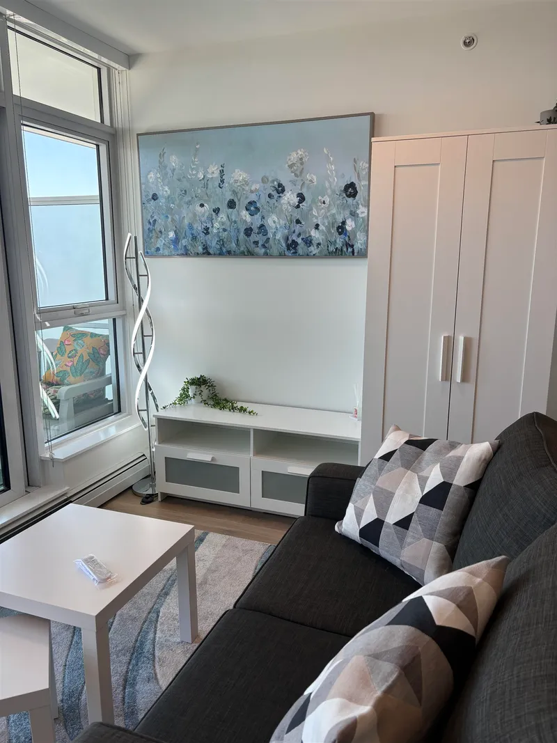 2403 13685 102 AVENUE - photo 3 of 25