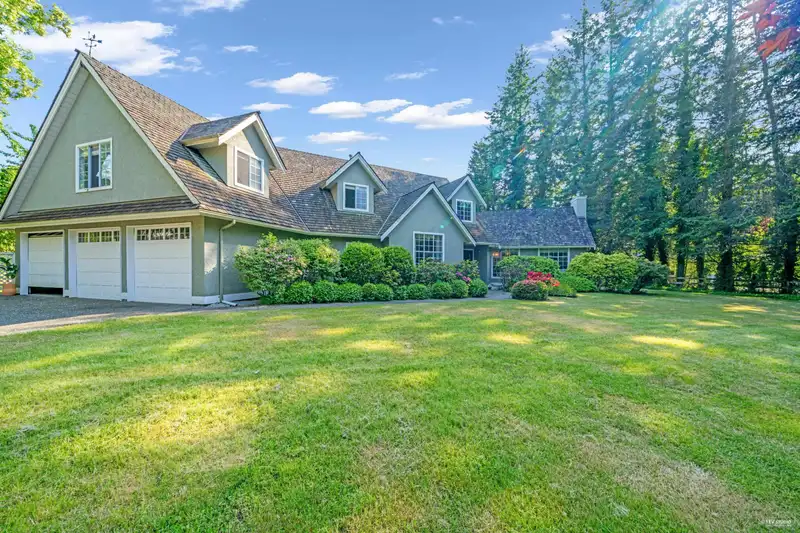 14360 32 AVENUE - photo 1 of 40