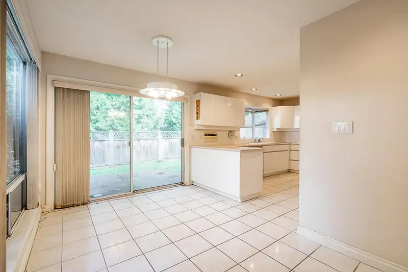 3366 REGINA AVENUE - photo 4 of 18