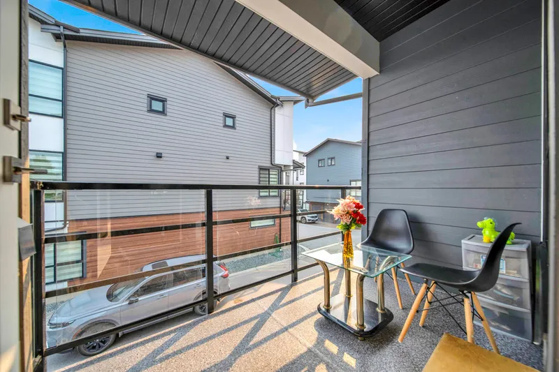 11 7177 194A STREET - photo 2 of 21