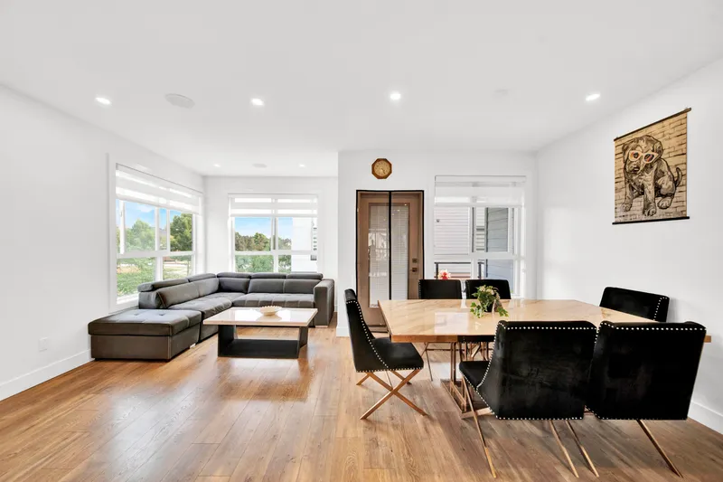 11 7177 194A STREET - photo 3 of 21