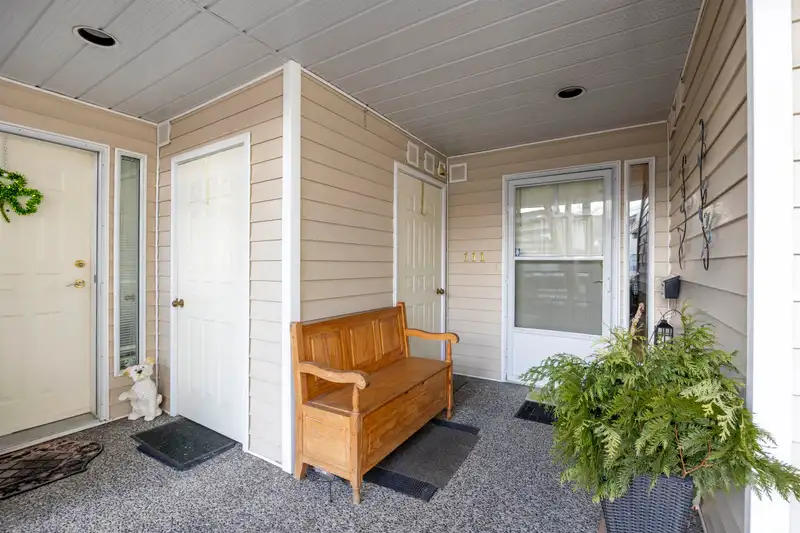 111 6875 121 STREET - photo 1 of 17