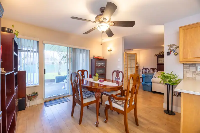 111 6875 121 STREET - photo 3 of 17