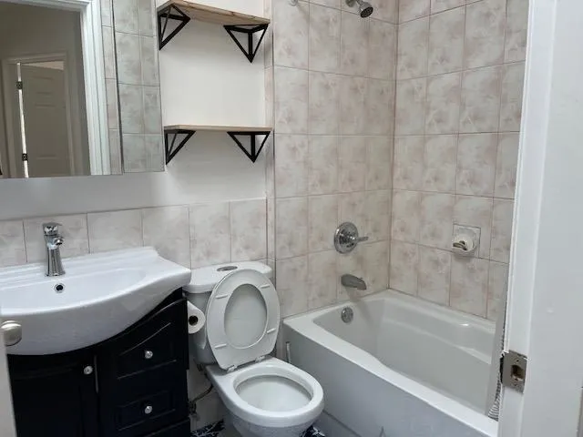 202 2817 CLARK DRIVE - photo 4 of 4