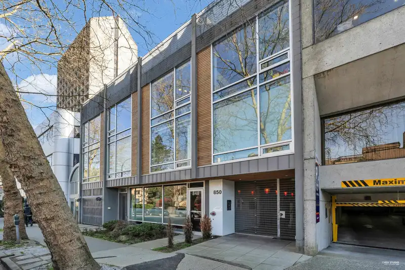 2 850 W 8TH AVENUE - photo 1 of 28