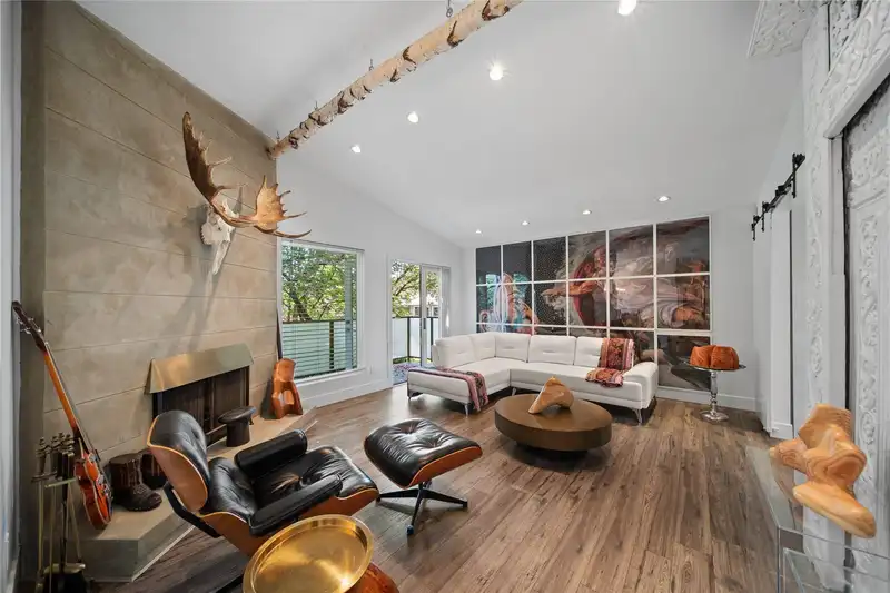 609 LIDSTER PLACE - photo 4 of 40