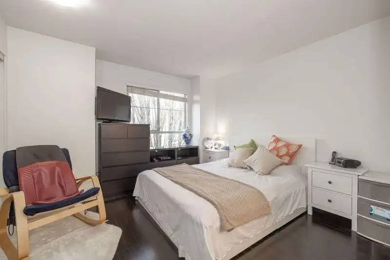 29 22000 SHARPE AVENUE - photo 2 of 21