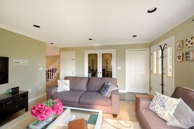 2 362 W 14TH STREET - photo 4 of 25