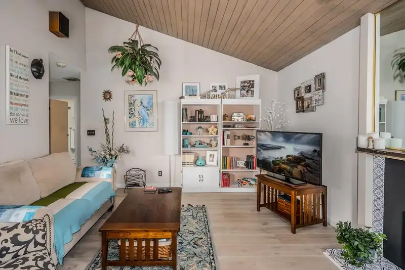 6093 E GREENSIDE DRIVE - photo 3 of 30